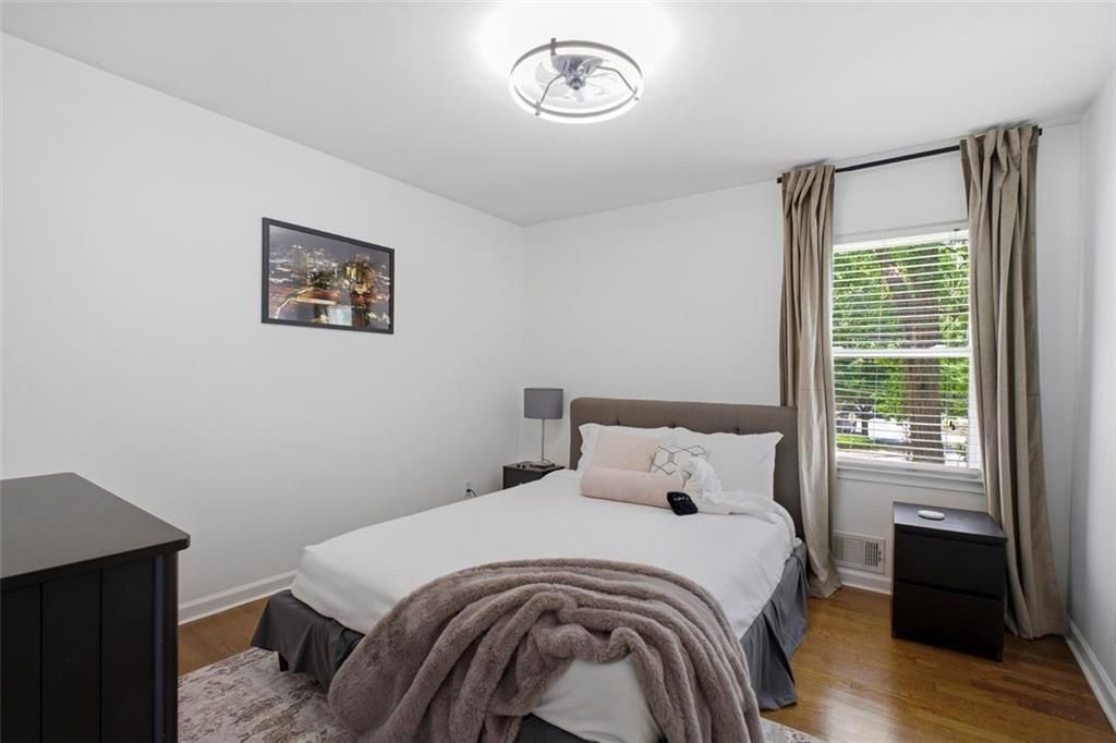 Image 15 of property listing at 2842 Briarcliff Road NE, Atlanta, GA 30329