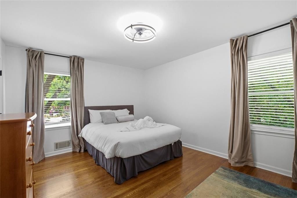 Image 17 of property listing at 2842 Briarcliff Road NE, Atlanta, GA 30329