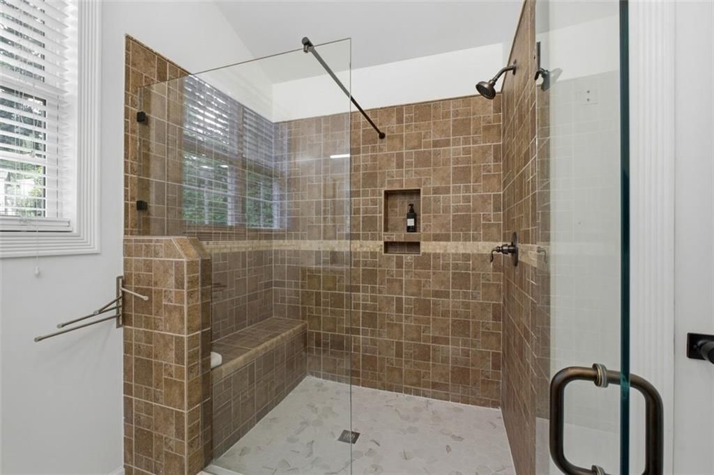 Image 21 of property listing at 2842 Briarcliff Road NE, Atlanta, GA 30329