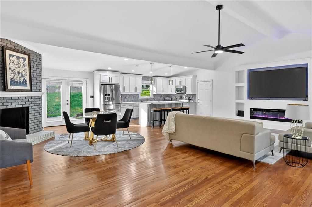 Image 3 of property listing at 2842 Briarcliff Road NE, Atlanta, GA 30329