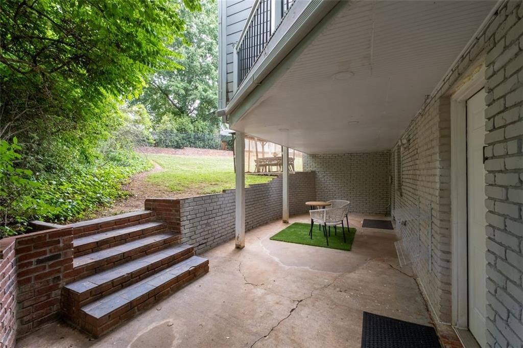 Image 33 of property listing at 2842 Briarcliff Road NE, Atlanta, GA 30329