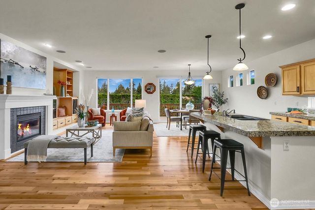 23042 NE 128th Place, Redmond, WA 98053