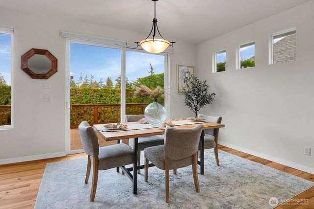 23042 NE 128th Place, Redmond, WA 98053