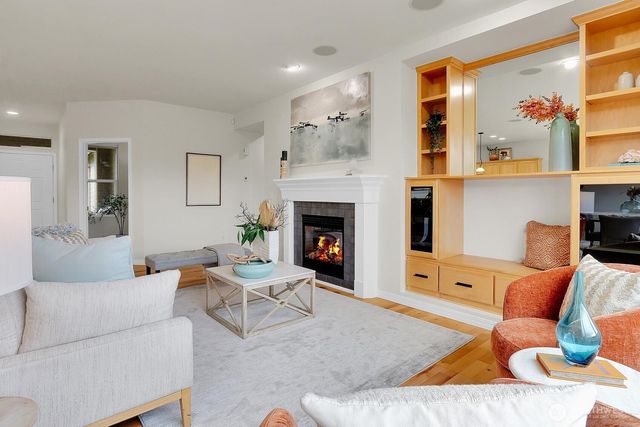 23042 NE 128th Place, Redmond, WA 98053