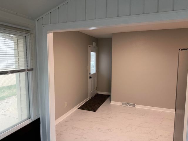 1414 Ingersoll Rd, Waterloo, IA 50701