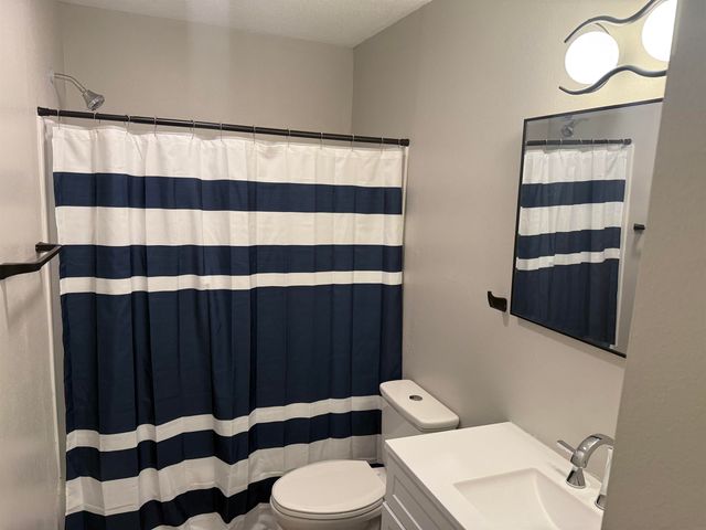 1414 Ingersoll Rd, Waterloo, IA 50701