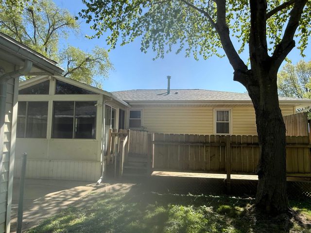1414 Ingersoll Rd, Waterloo, IA 50701