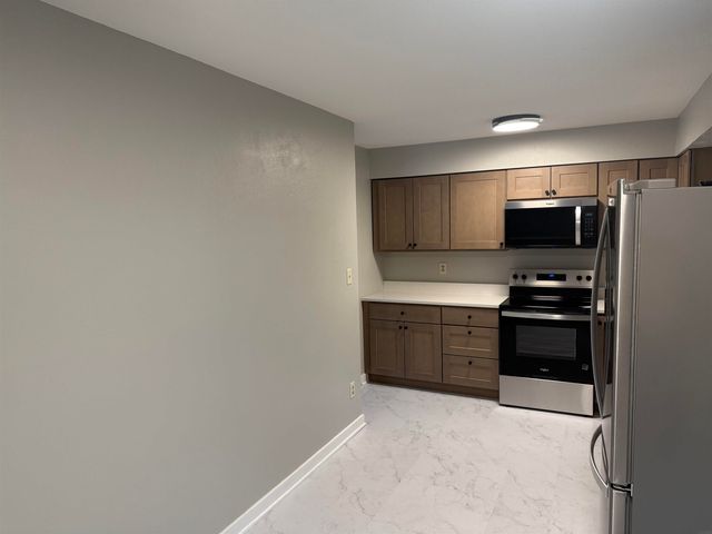 1414 Ingersoll Rd, Waterloo, IA 50701