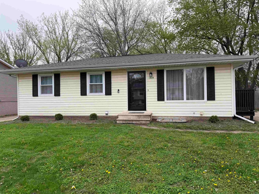 1414 Ingersoll Rd, Waterloo, IA 50701