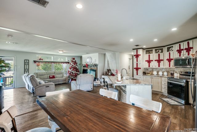 9233 Nelson Rd., San Antonio, TX 78252