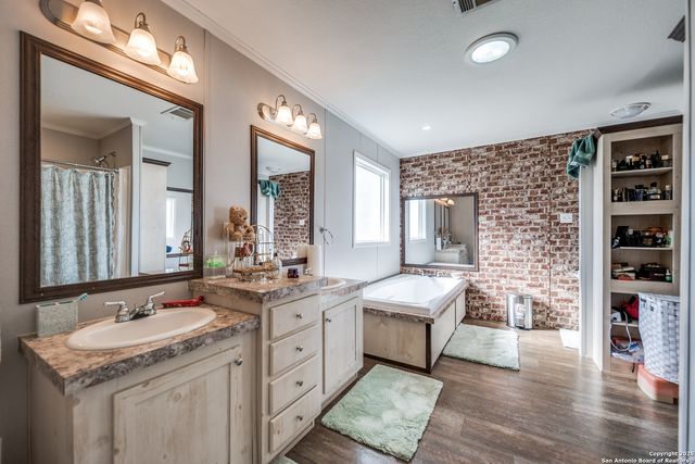 9233 Nelson Rd., San Antonio, TX 78252