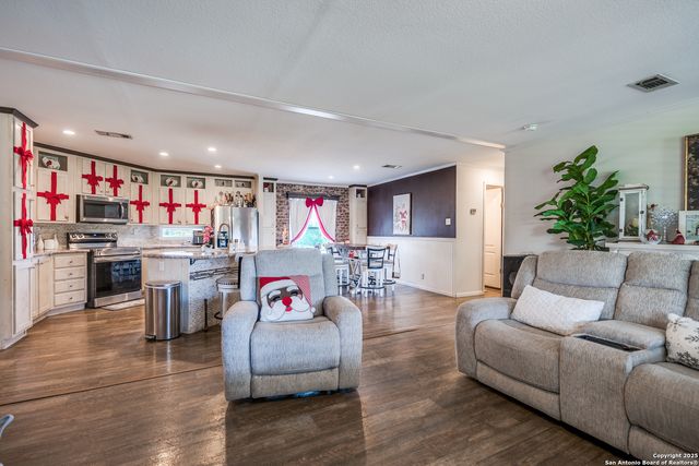 9233 Nelson Rd., San Antonio, TX 78252