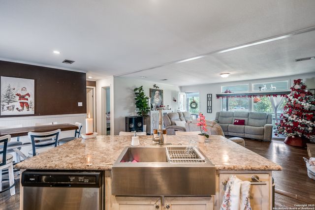 9233 Nelson Rd., San Antonio, TX 78252