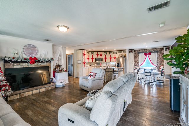 9233 Nelson Rd., San Antonio, TX 78252