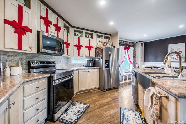 9233 Nelson Rd., San Antonio, TX 78252