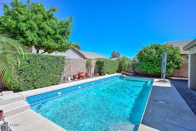 9206 W LONE CACTUS Drive, Peoria, AZ 85382