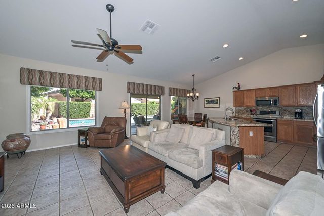 9206 W LONE CACTUS Drive, Peoria, AZ 85382