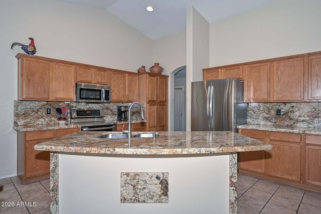 9206 W LONE CACTUS Drive, Peoria, AZ 85382