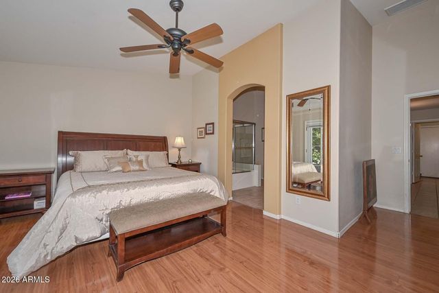 9206 W LONE CACTUS Drive, Peoria, AZ 85382