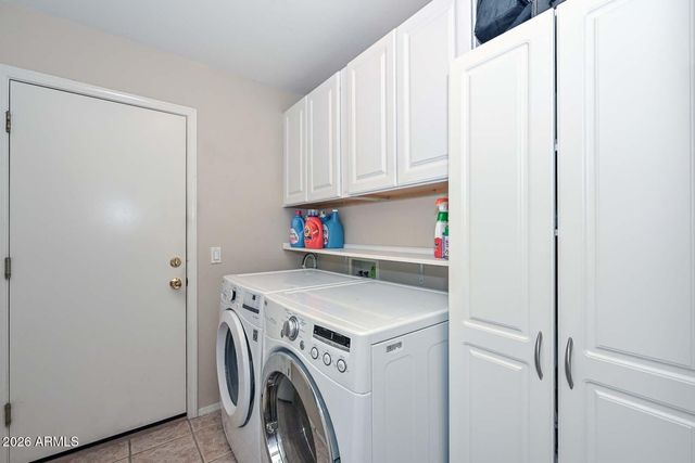 9206 W LONE CACTUS Drive, Peoria, AZ 85382