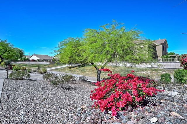 9206 W LONE CACTUS Drive, Peoria, AZ 85382