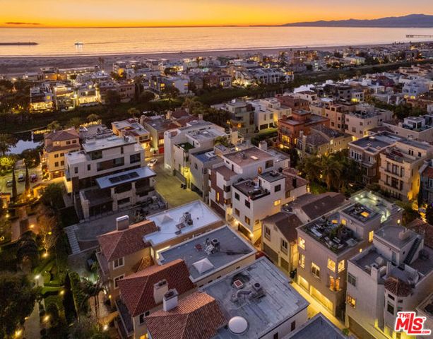 138 Voyage Mall, Marina Del Rey, CA 90292