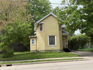 811 JACKSON STREET, Oshkosh, WI 54901