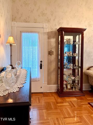 720 East Front Street, Coeburn, VA 24230