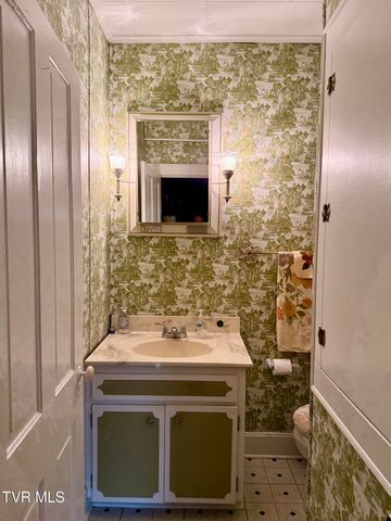 720 East Front Street, Coeburn, VA 24230