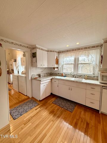 720 East Front Street, Coeburn, VA 24230