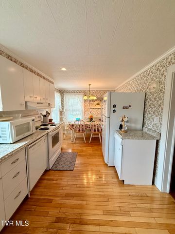 720 East Front Street, Coeburn, VA 24230