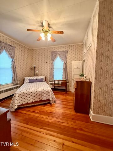 720 East Front Street, Coeburn, VA 24230