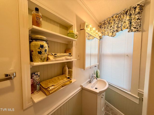 720 East Front Street, Coeburn, VA 24230