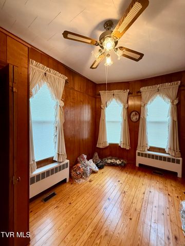 720 East Front Street, Coeburn, VA 24230