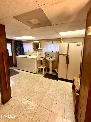 720 East Front Street, Coeburn, VA 24230