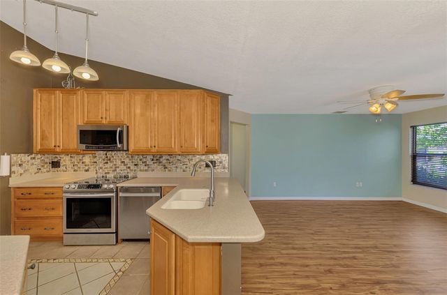 7805 38TH COURT E, Sarasota, FL 34243