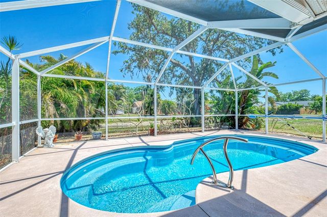 7805 38TH COURT E, Sarasota, FL 34243