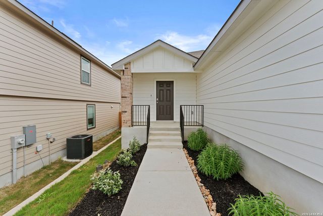 14715 Armstrong Fld, San Antonio, TX 78245