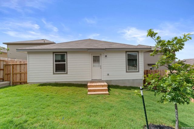14715 Armstrong Fld, San Antonio, TX 78245
