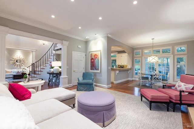 389 Saint Andrews Dr, Napa, CA 94558