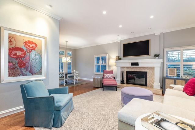 389 Saint Andrews Dr, Napa, CA 94558