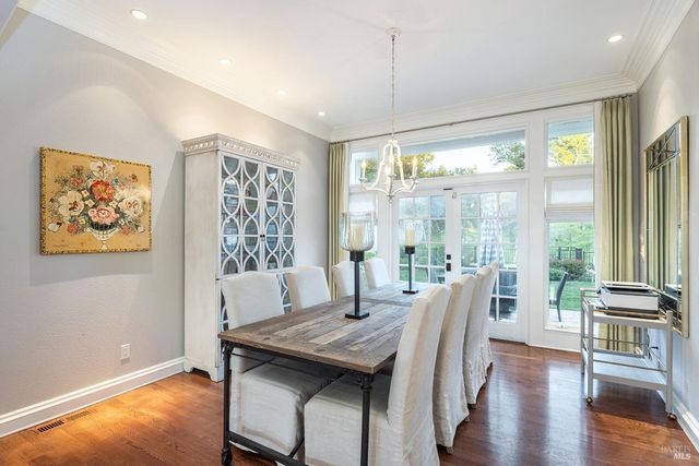 389 Saint Andrews Dr, Napa, CA 94558