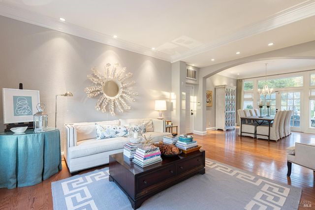 389 Saint Andrews Dr, Napa, CA 94558