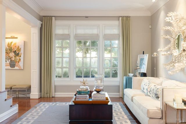 389 Saint Andrews Dr, Napa, CA 94558