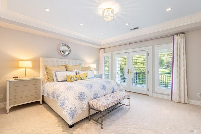 389 Saint Andrews Dr, Napa, CA 94558