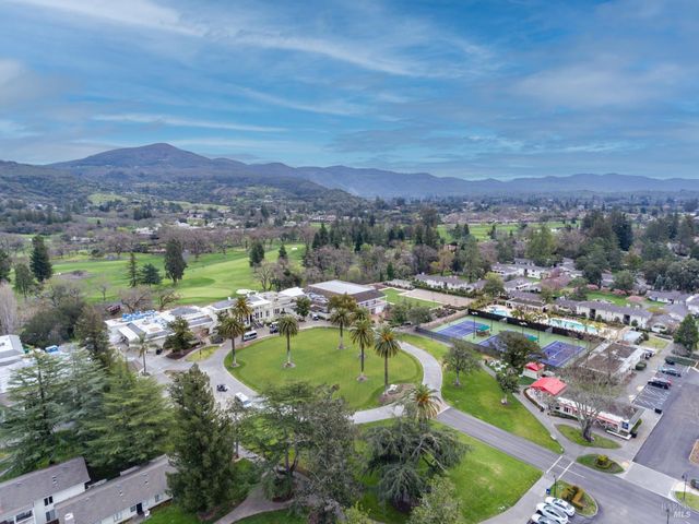 389 Saint Andrews Dr, Napa, CA 94558