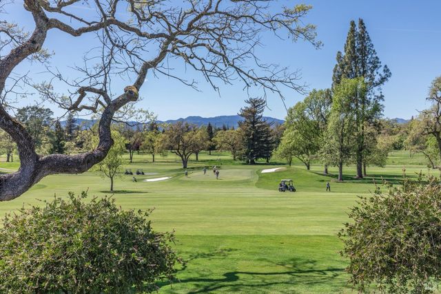 389 Saint Andrews Dr, Napa, CA 94558