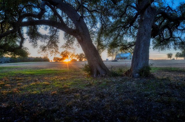 3748 Fm 1457, Round Top, TX 78954