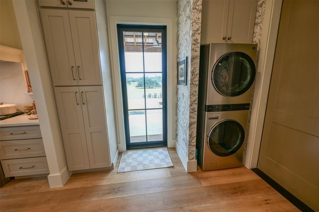 3748 Fm 1457, Round Top, TX 78954