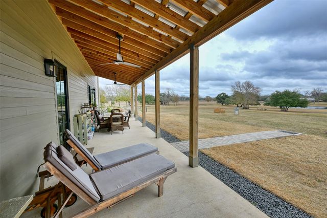 3748 Fm 1457, Round Top, TX 78954